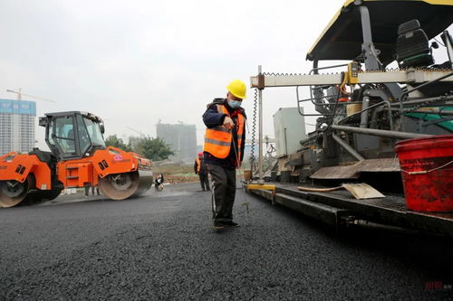 再加速！成都大運會直聯通道啟動瀝青鋪設，助力普通道路貨物運輸代理高效暢行